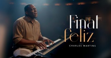 Charles Martins interpreta a canção autoral “Final Feliz”