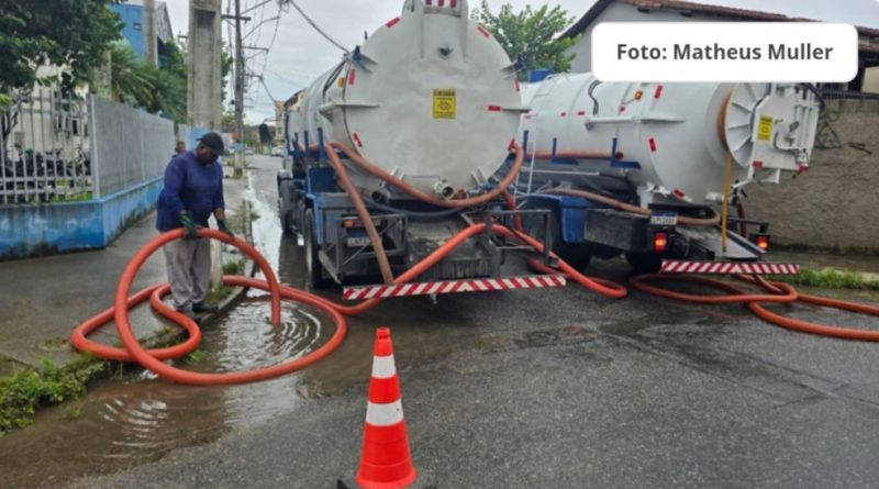 Equipes seguem nas ruas para prevenir novos alagamentos