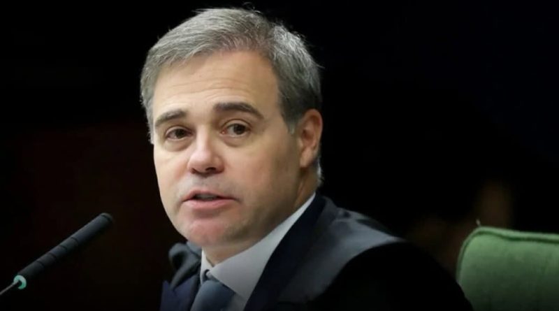 O ministro André Mendonça, indicado ao STF por Jair Bolsonaro, foi sorteado nesta terça-feira (7/4) como relator da queixa-crime do ex-presidente contra o deputado André Janones (Rede-MG).