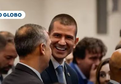 A Assembleia Legislativa do Rio de Janeiro (Alerj) pediu ao Supremo Tribunal Federal (STF) que o dep Douglas Ruas, seja reconhecido como primeiro sucessor do Executivo fluminense