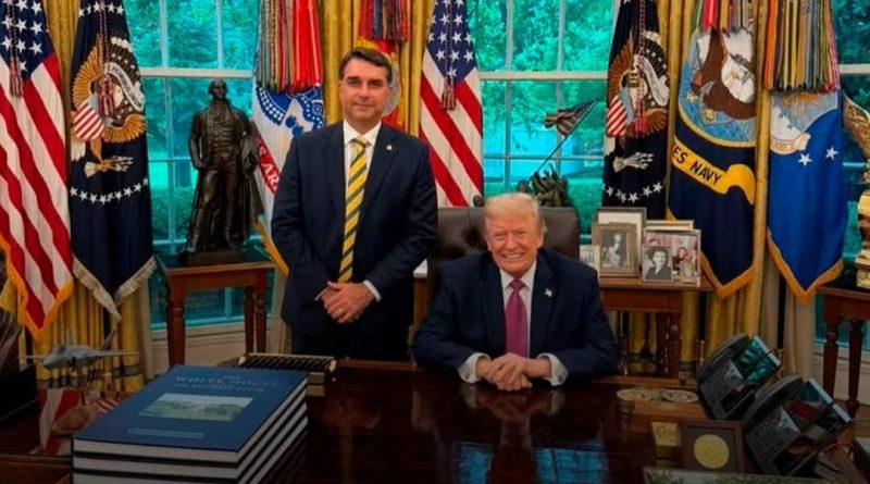 O senador Flávio Bolsonaro (PL-RJ) comemorou nesta quinta-feira a decisão dos Estados Unidos de classificar o PCC e o Comando Vermelho como organizações terroristas