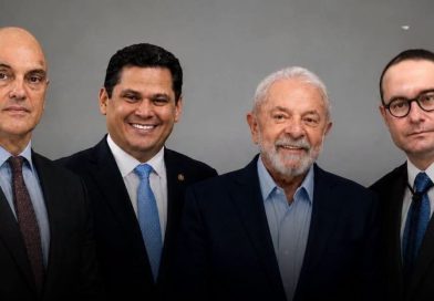 Presidente Luiz Inácio Lula da Silva e o presidente do Senado e do Congresso Nacional, Davi Alcolumbre, participaram de um jantar reservado na residência do ministro Alexandre de Moraes,