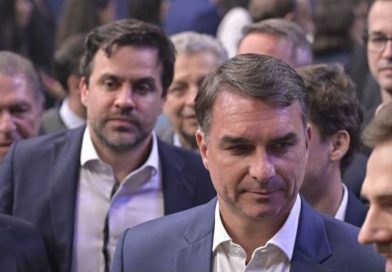 Faltando cinco dias para a eleição, o candidato à Presidência Flávio Bolsonaro (PL) participou de encontro em SP